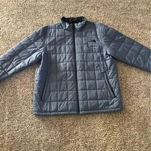 The North Face Mens XL Jacket. Perfect condition, Beautiful Blue/Gray color.